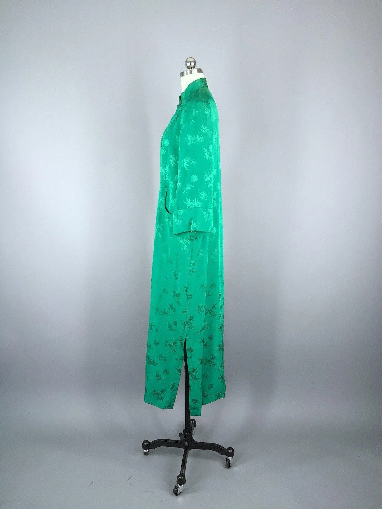 Vintage 1960s Mandarin Robe / Chinoiserie Maxi Coat